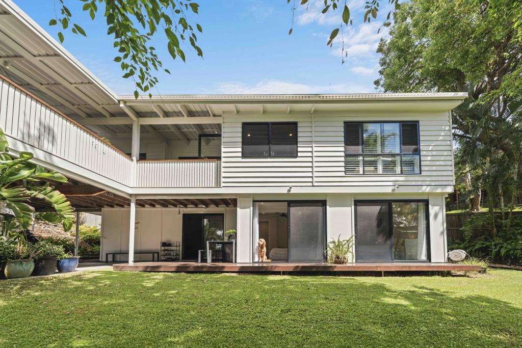 129 K P Mcgrath Dr, Elanora, QLD 4221