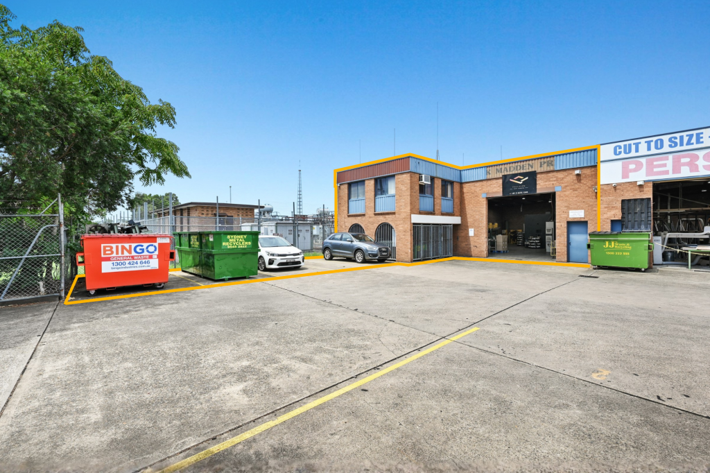 1/2 Field Cl, Moorebank, NSW 2170
