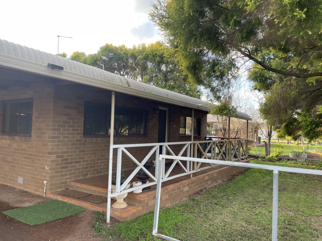 37 Collins Rd, Griffith, NSW 2680