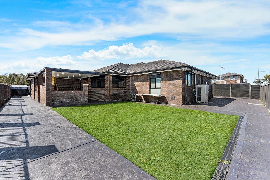 1 Hungerford St, Catherine Field, NSW 2557