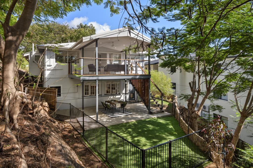 11 Little St, Belgian Gardens, QLD 4810