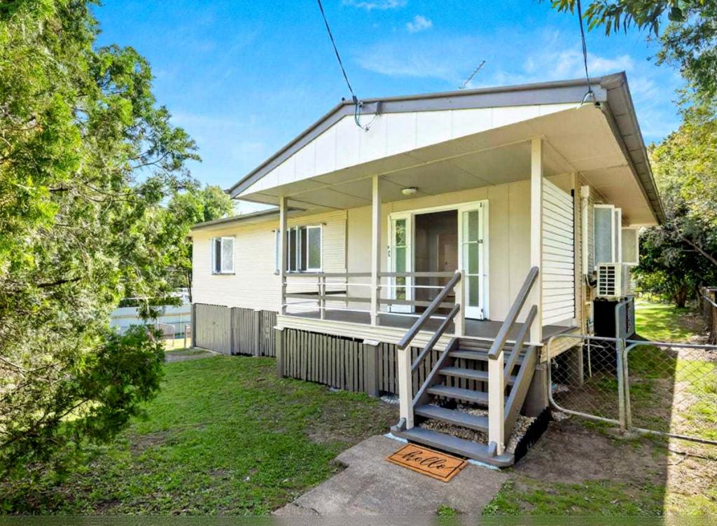 2 Perrett St, Bundamba, QLD 4304
