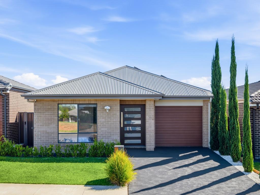 11 Long Reef Cct, Gregory Hills, NSW 2557