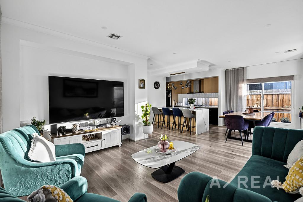 52 Sparrowhawk Cres, Deanside, VIC 3336