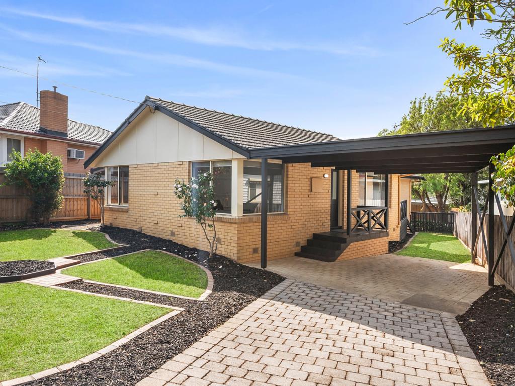 4 Woodley Ct, Highton, VIC 3216