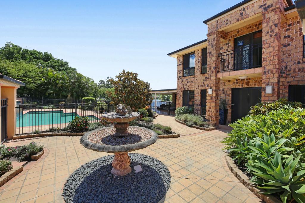 34 Beauty Point Dr, Robina, QLD 4226