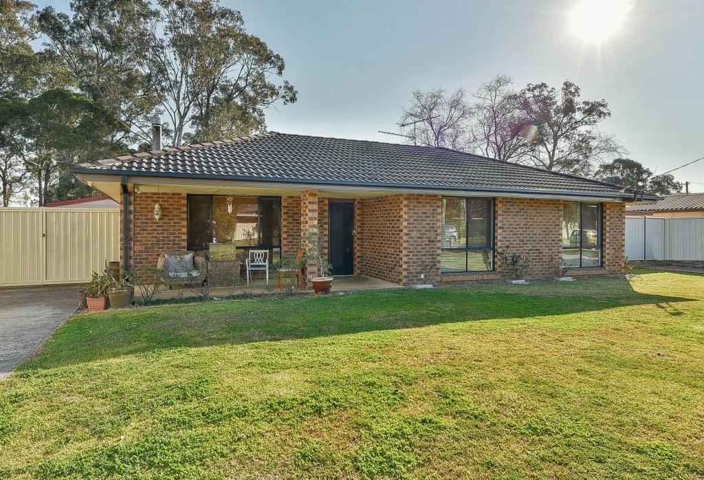 11 Courtland Ave, Tahmoor, NSW 2573