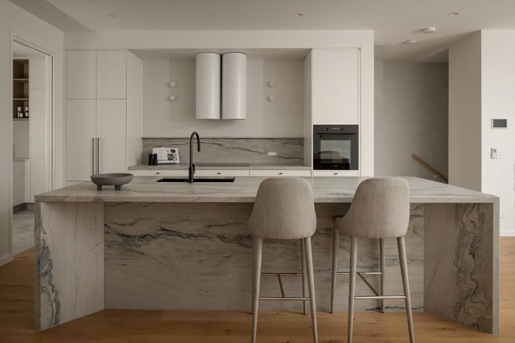 15b Victoria Cres, Toowong, QLD 4066