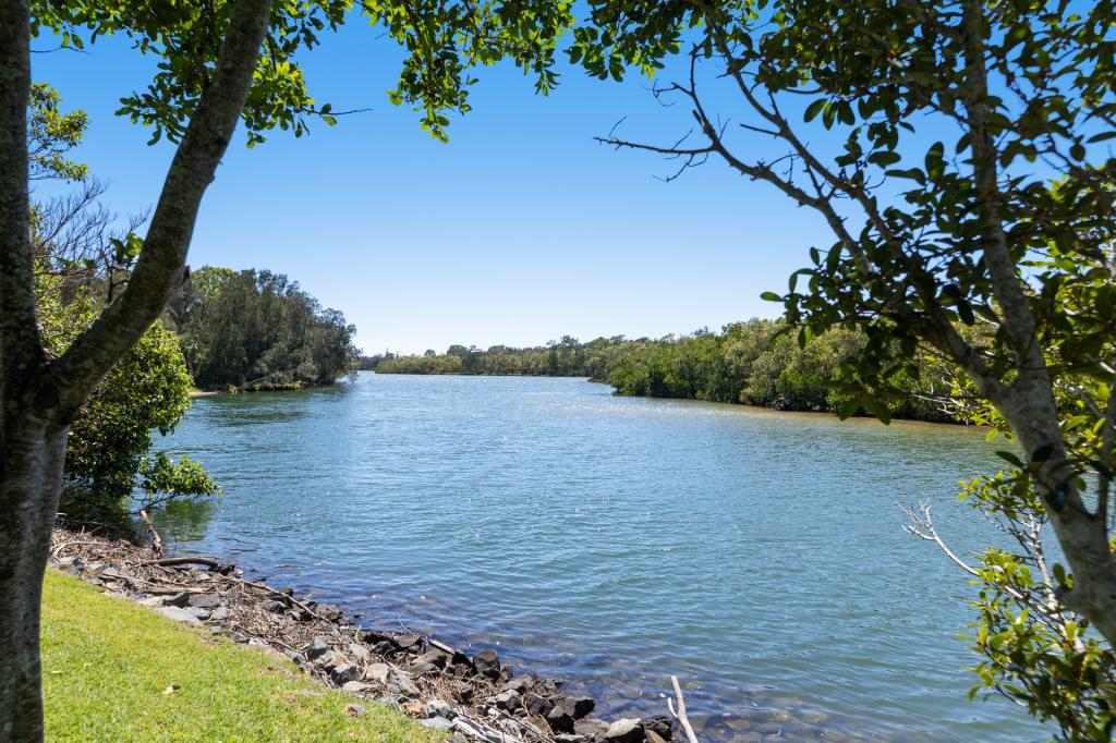 36/18 TALLEBUDGERA CREEK RD, BURLEIGH HEADS, QLD 4220