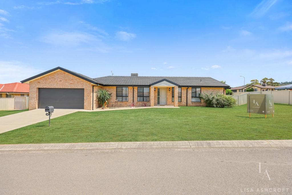 16 ORLEY DR, OXLEY VALE, NSW 2340