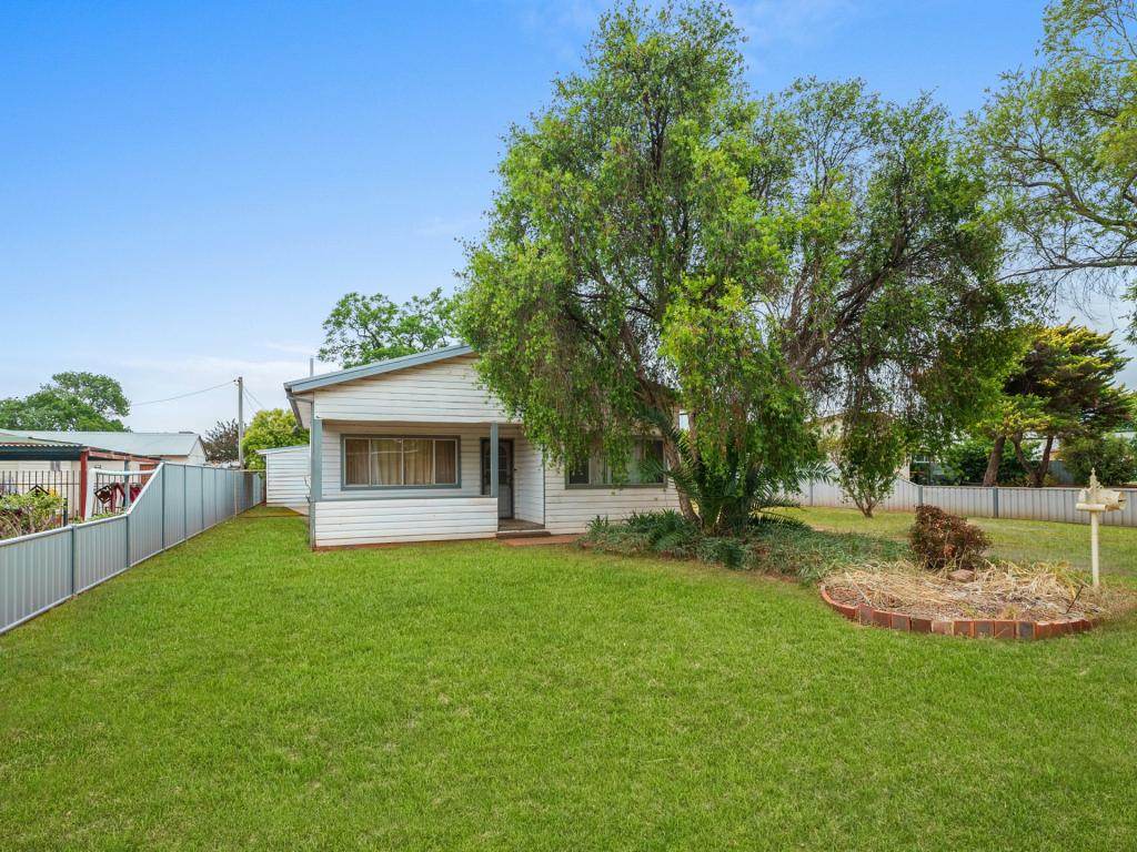 38 Bowditch Pl, Griffith, NSW 2680