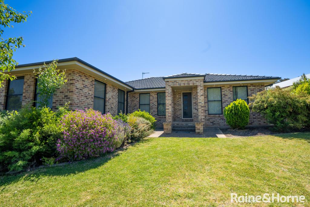 1/81 Atherton Cres, Tatton, NSW 2650