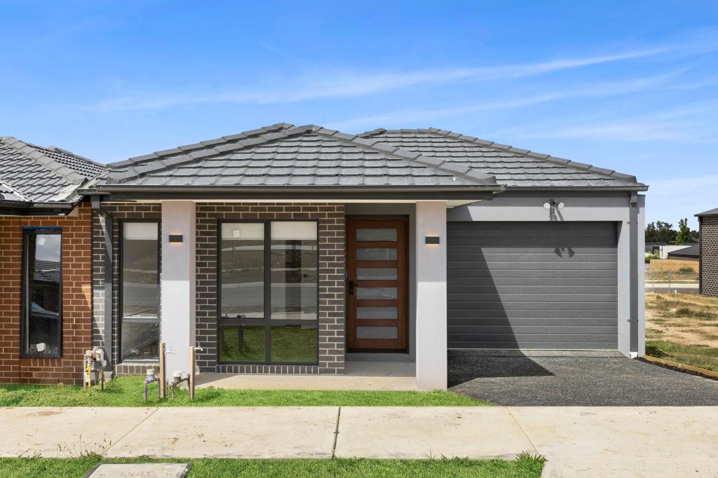 31 Dangelo Ave, Officer, VIC 3809