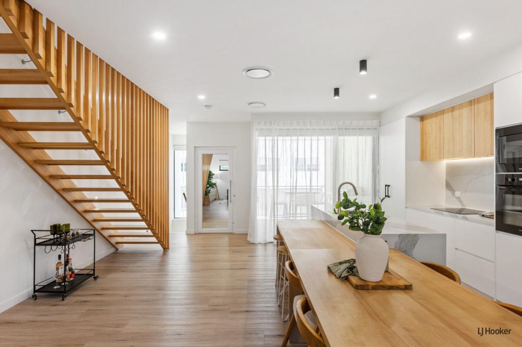 3/8 Miles St, Coolangatta, QLD 4225