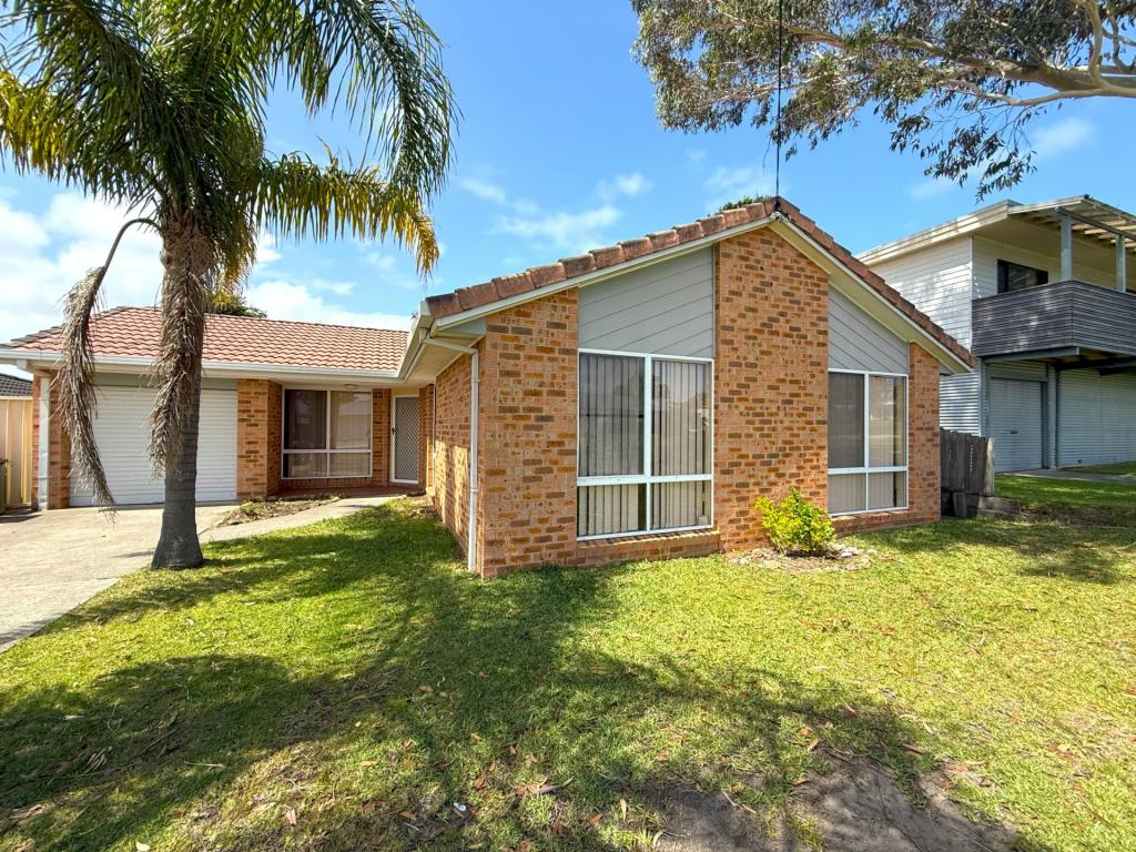 24 TRUSCOTT AVE, SANCTUARY POINT, NSW 2540