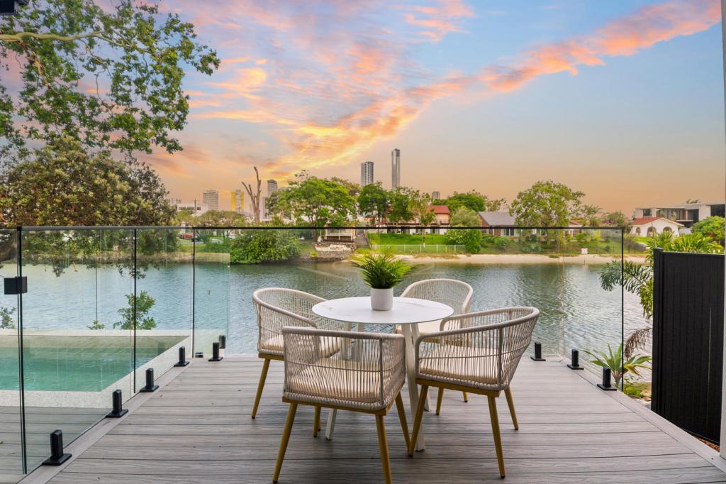 51 Rudd St, Broadbeach Waters, QLD 4218