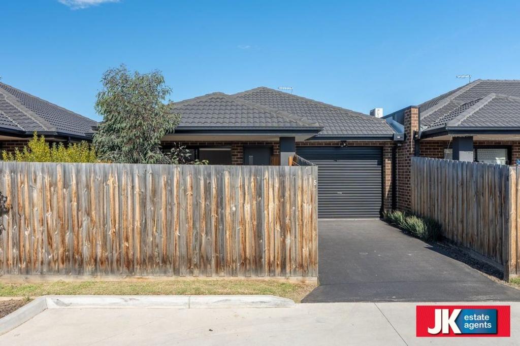 5 Cornelius Cl, Melton South, VIC 3338