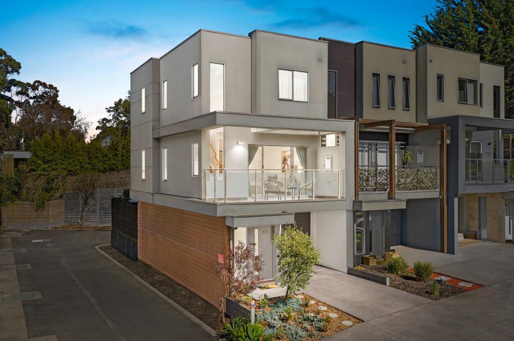 1 Binnacle Ct, Safety Beach, VIC 3936