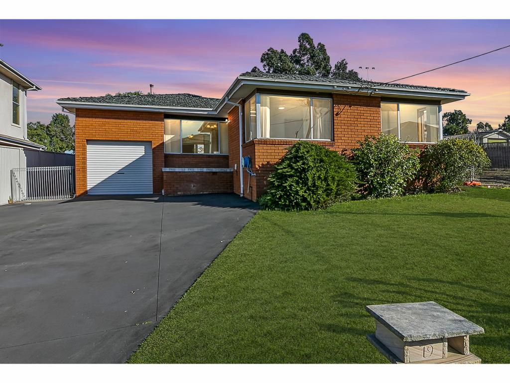 19 Orange St, Greystanes, NSW 2145