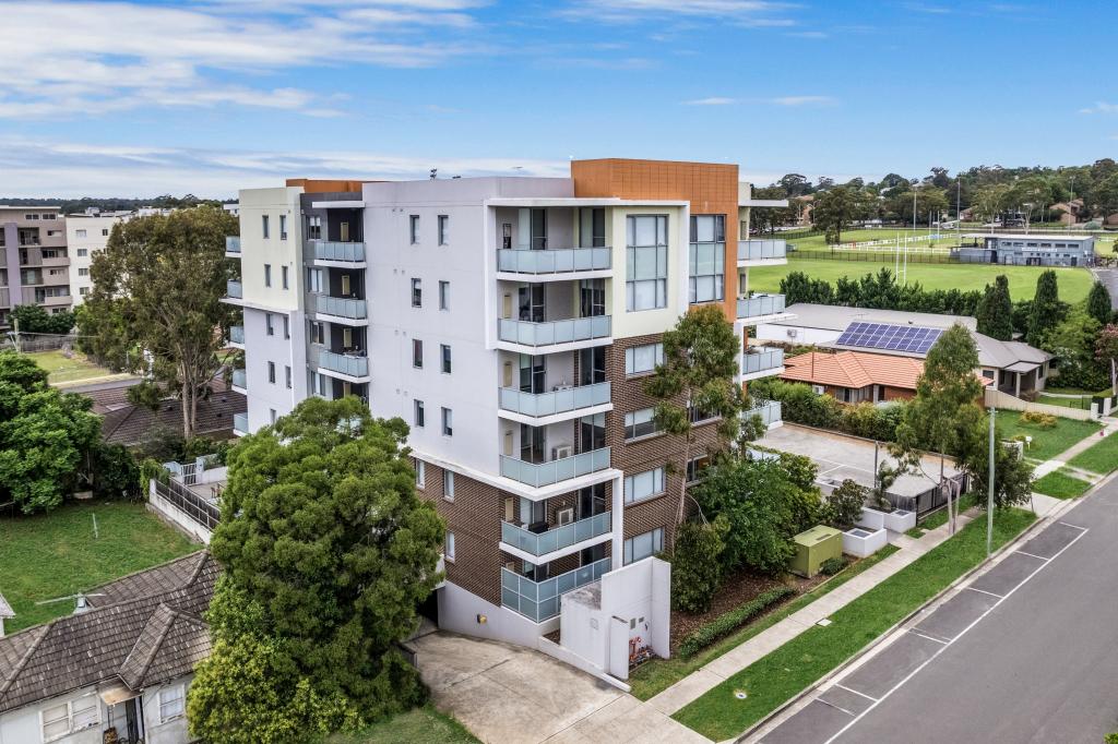 19/12-14 King St, Campbelltown, NSW 2560