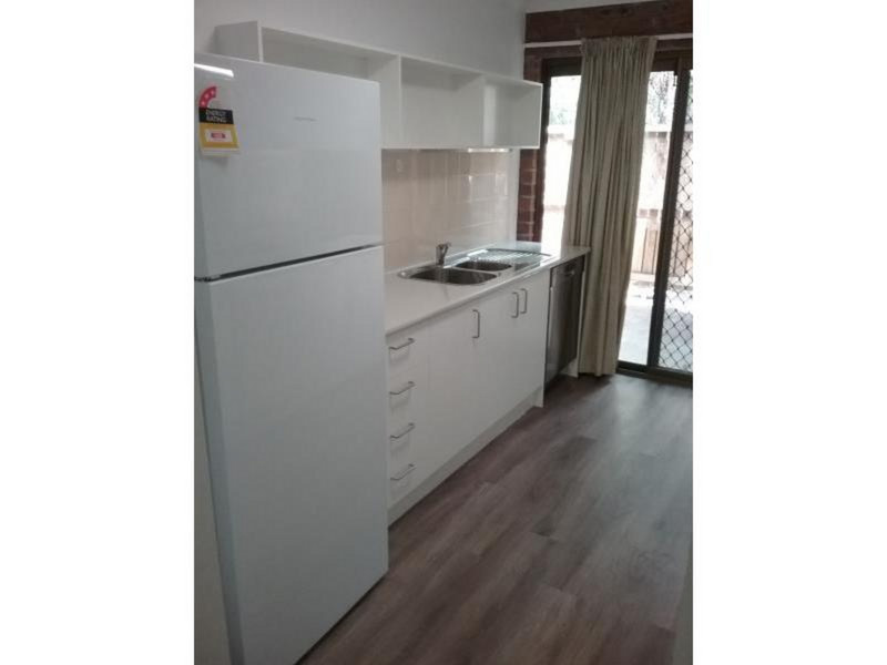 1/132 Sir Fred Schonell Dr, St Lucia, QLD 4067