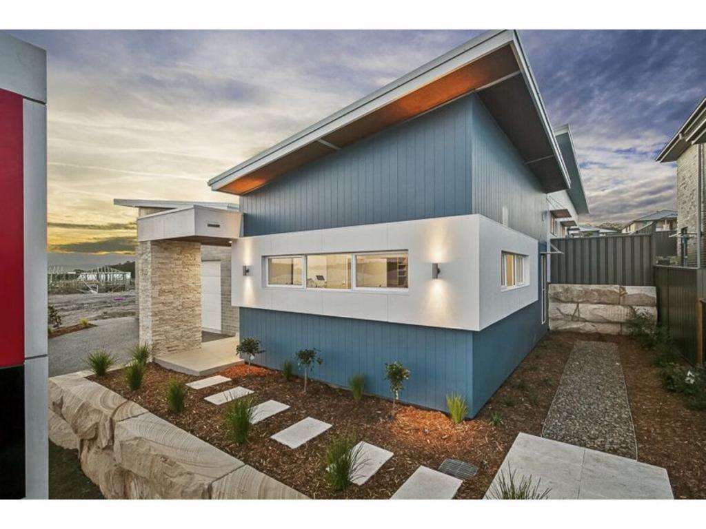 14 Breakwell Rd, Cameron Park, NSW 2285