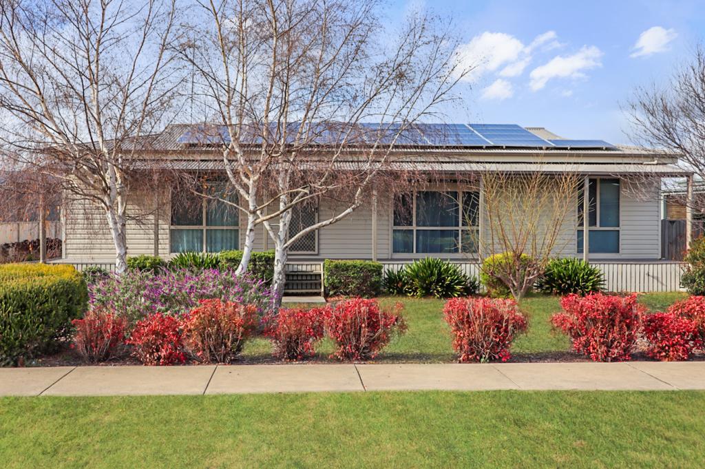 16 Adams St, Cobden, VIC 3266