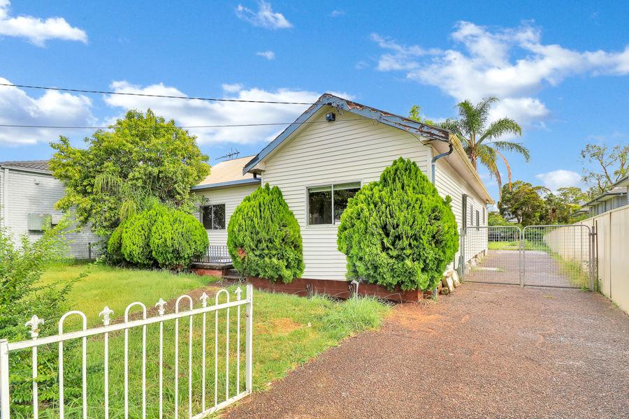 108 CANBERRA ST, OXLEY PARK, NSW 2760