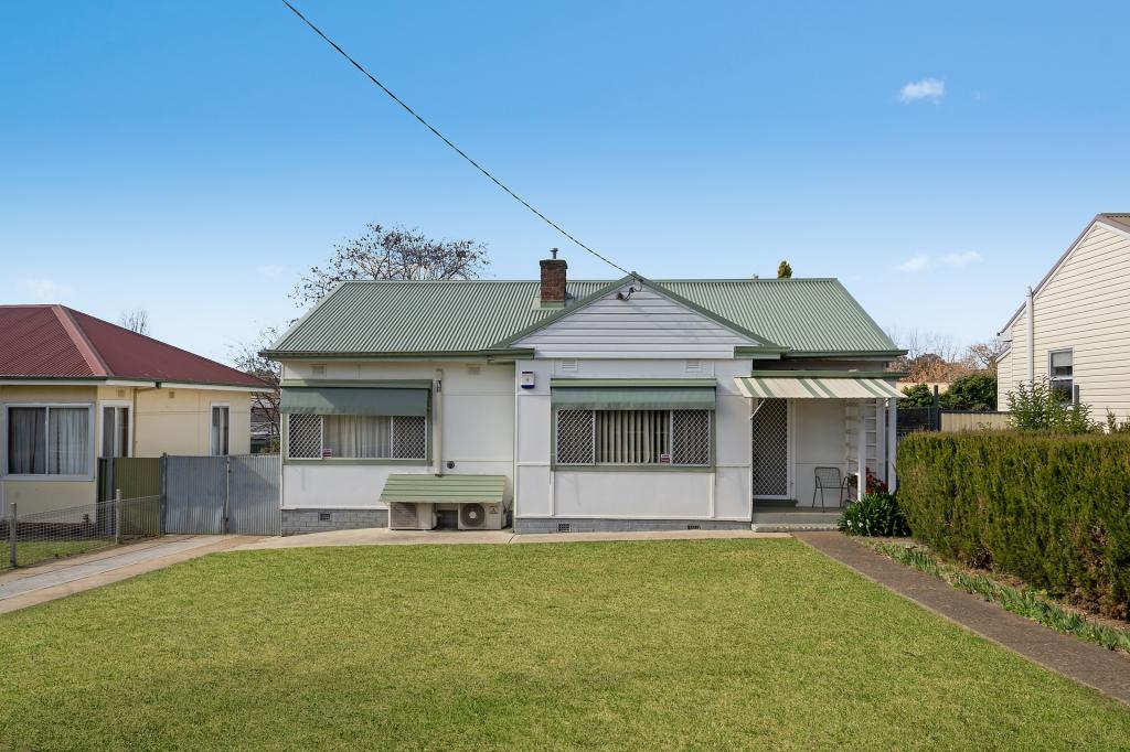 26 TOBRUK CRES, ORANGE, NSW 2800