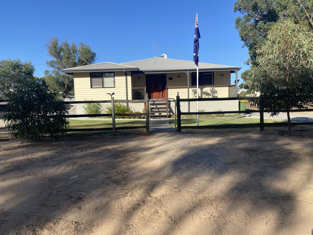 27 Bartram St, Beverley, WA 6304