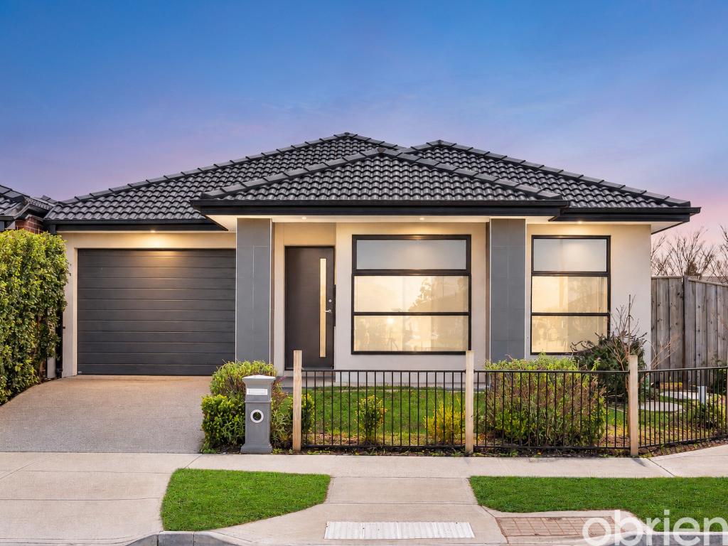 17 Alliance Gr, Rockbank, VIC 3335