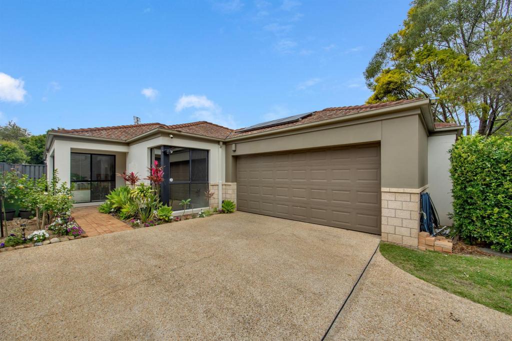 22 Blackwattle Cct, Arundel, QLD 4214