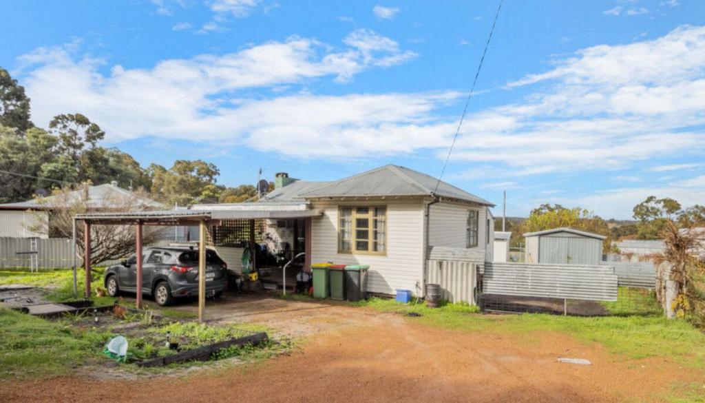 4 Porter St, Collie, WA 6225