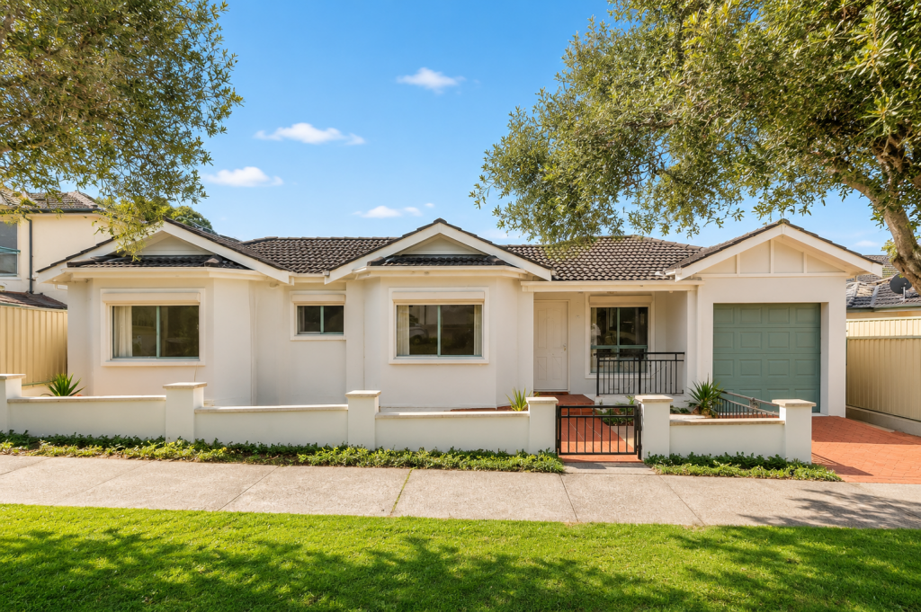 2a Leslie St, Roselands, NSW 2196