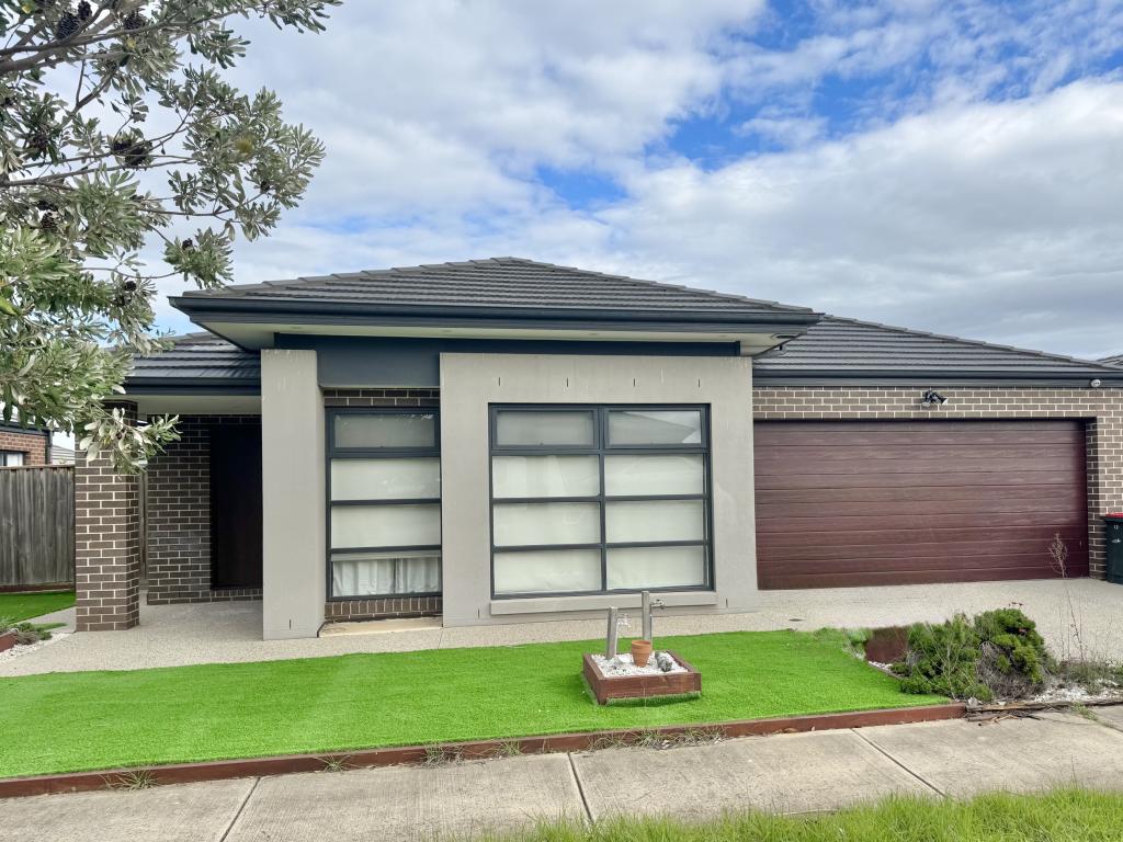12 Strawberry Rd, Manor Lakes, VIC 3024