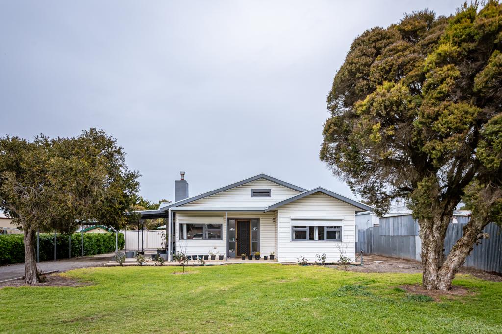 4 Barclay Ave, Naracoorte, SA 5271
