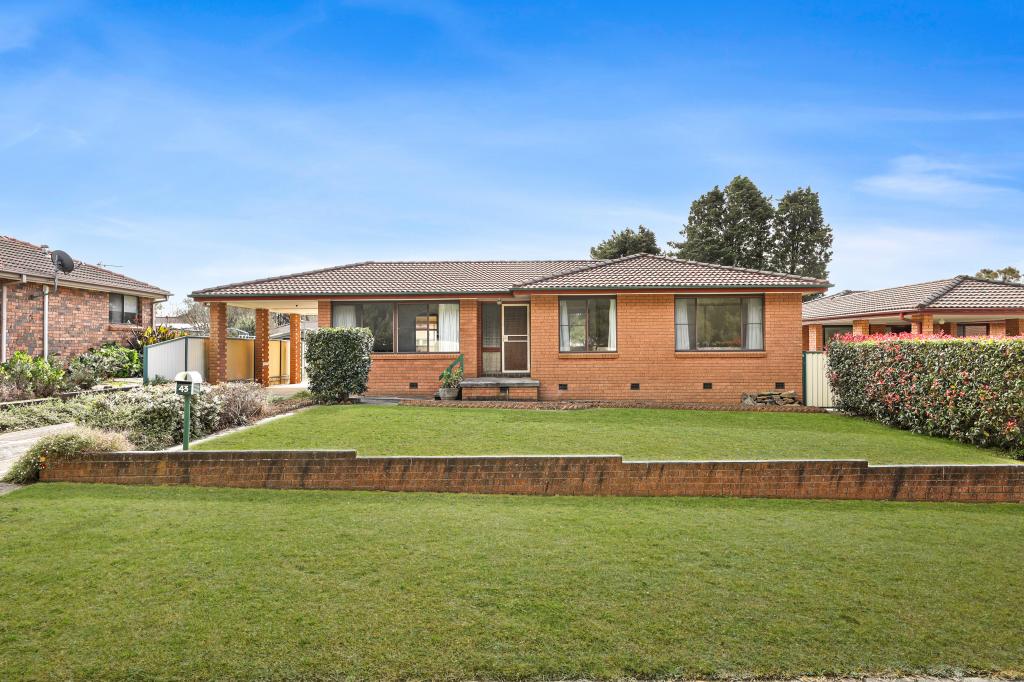 43 Cherry Tree Cl, Moss Vale, NSW 2577