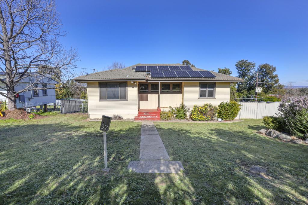 37 Bourke St, Cowra, NSW 2794