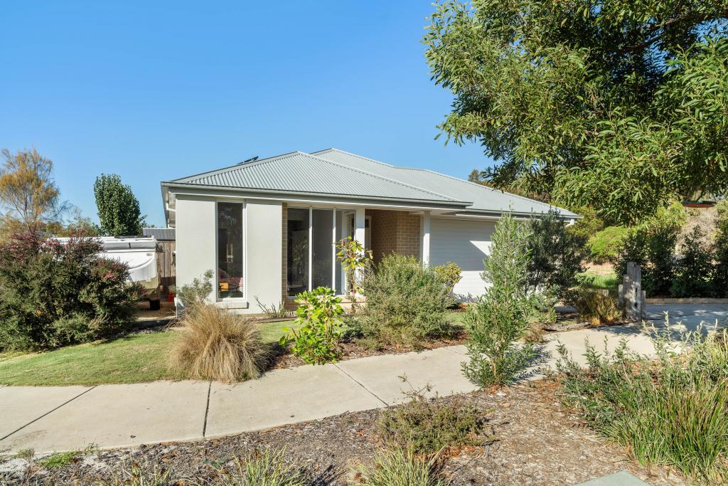 19 Kookaburra Cct, Cowes, VIC 3922
