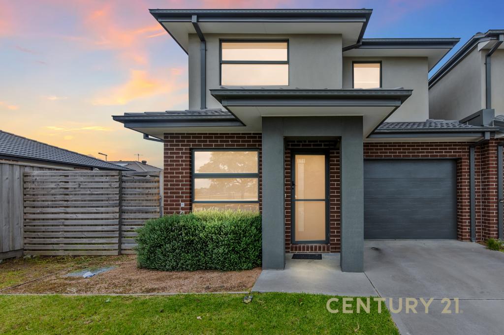 67b Caversham Dr, Pakenham, VIC 3810