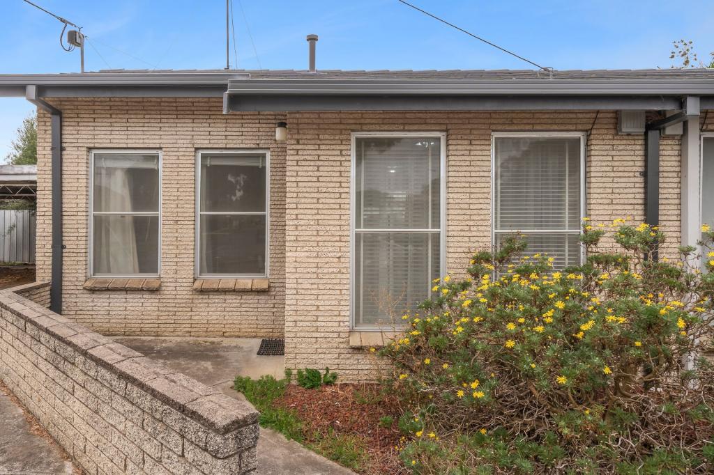 1/2a Staverly Rd, Herne Hill, VIC 3218