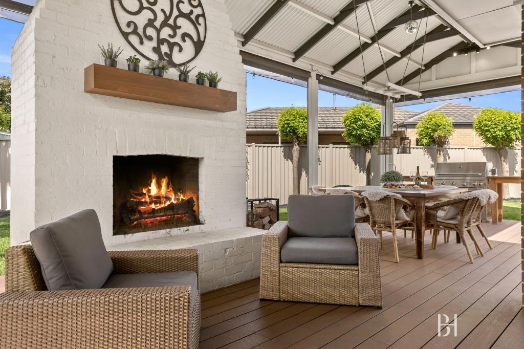 4 WARATAH CT, KILMORE, VIC 3764