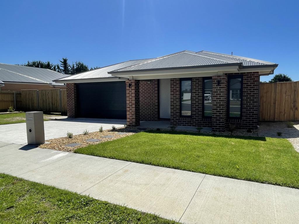 12 BARTON CT, STRATFORD, VIC 3862