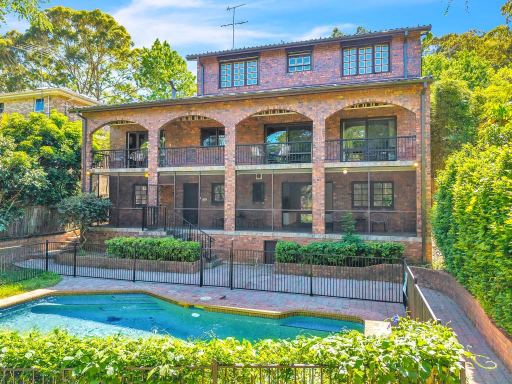 36 WAIPORI ST, ST IVES CHASE, NSW 2075