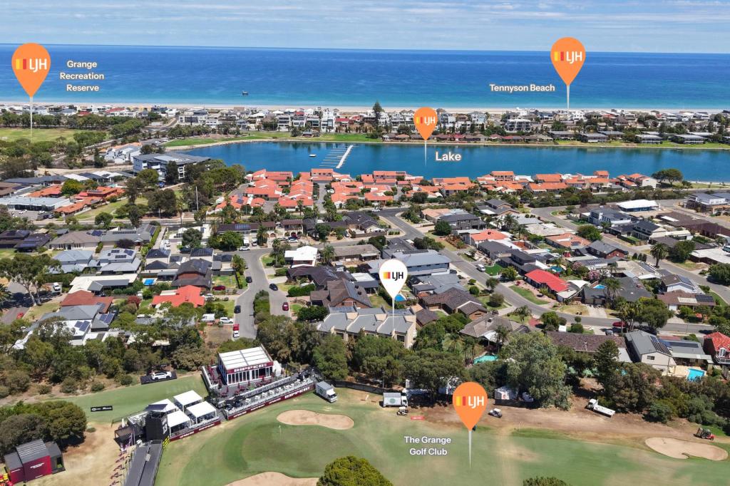 3/3 Carnoustie Ct, West Lakes, SA 5021