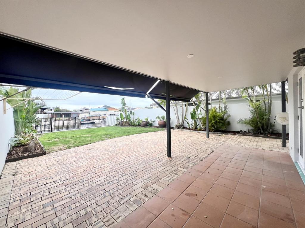 2/43 Markham Ave, Runaway Bay, QLD 4216