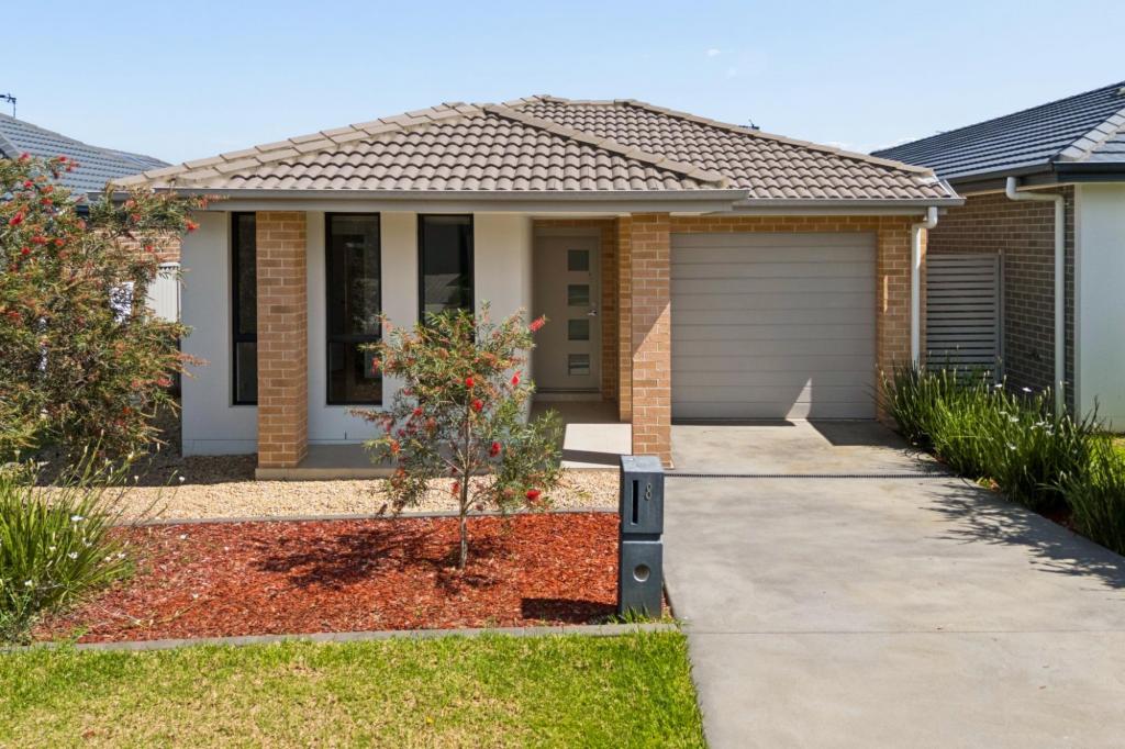 8 CAIN AVE, GREGORY HILLS, NSW 2557
