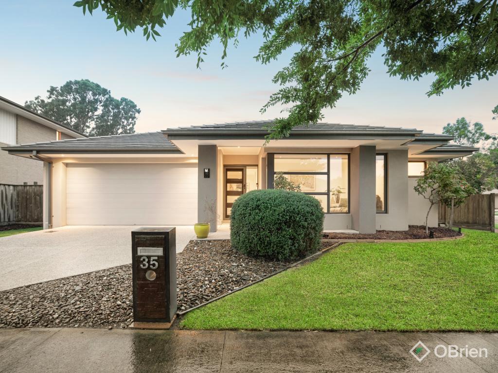 35 Warrego Cct, Sandhurst, VIC 3977