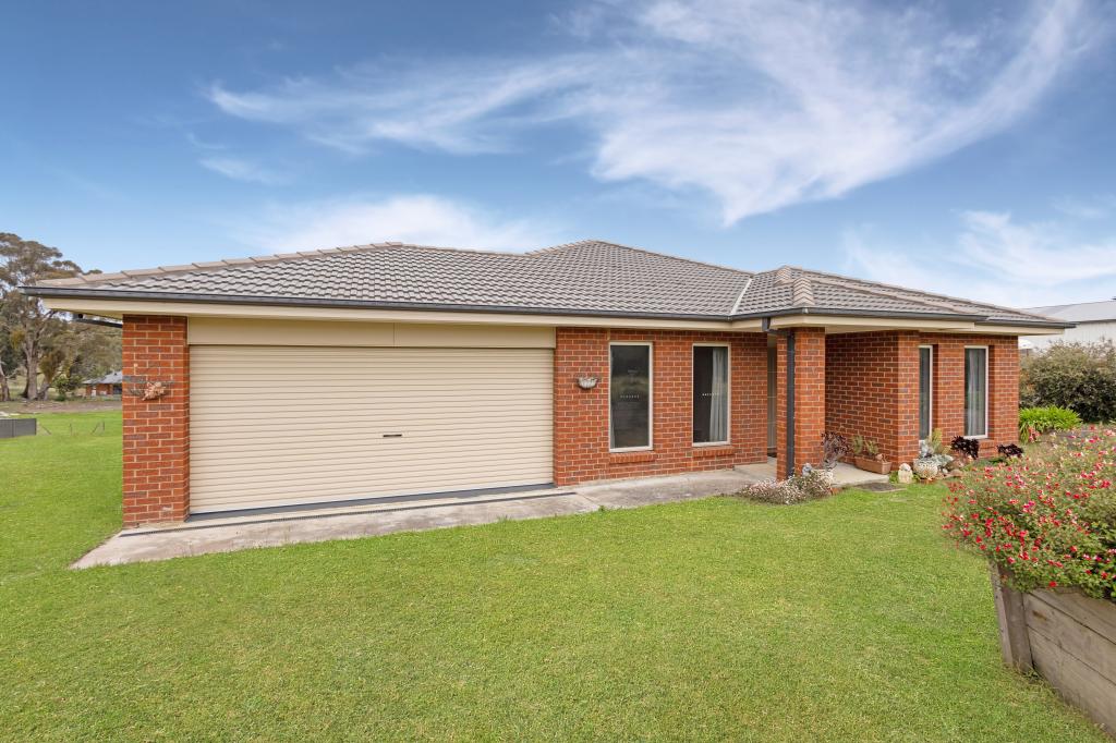 6 Cooke St, Elphinstone, VIC 3448