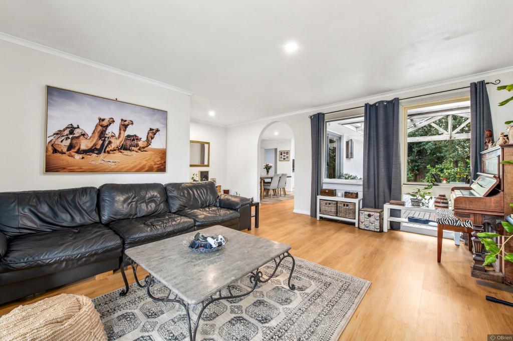 2 Deanswood Dr, Somerville, VIC 3912